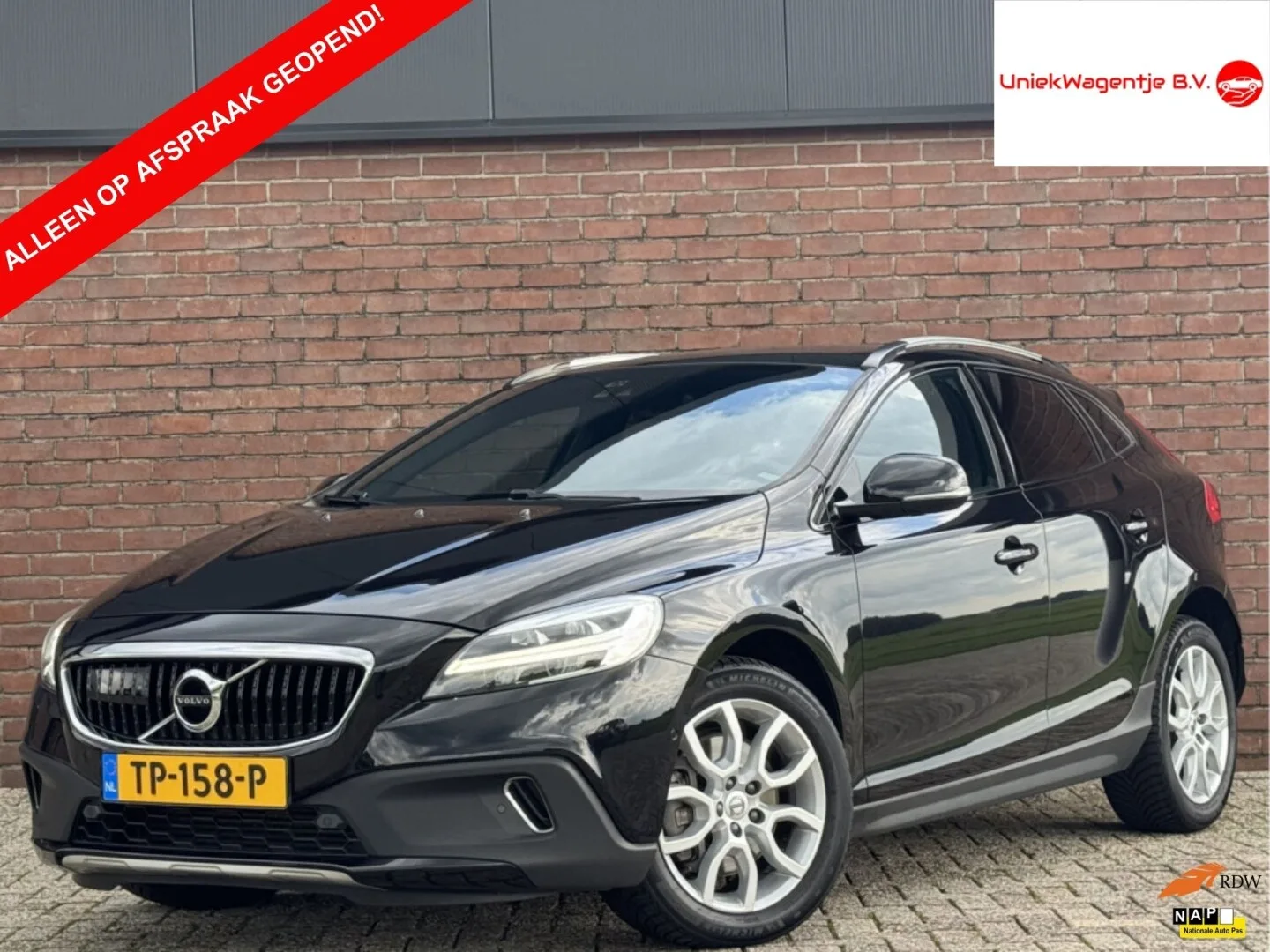 Volvo V40 (2018) — foto 1