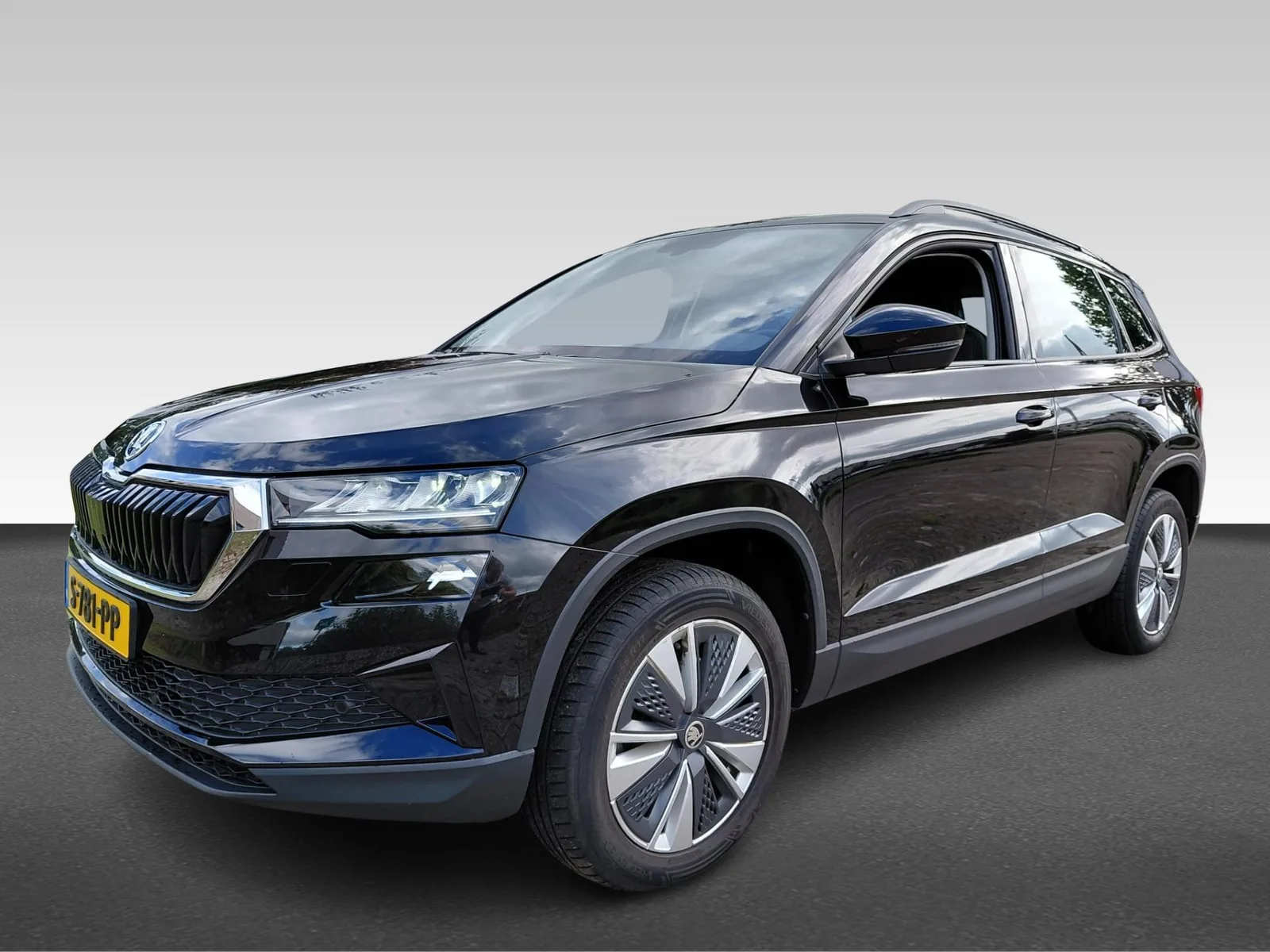 Škoda Karoq (2023) — foto 1