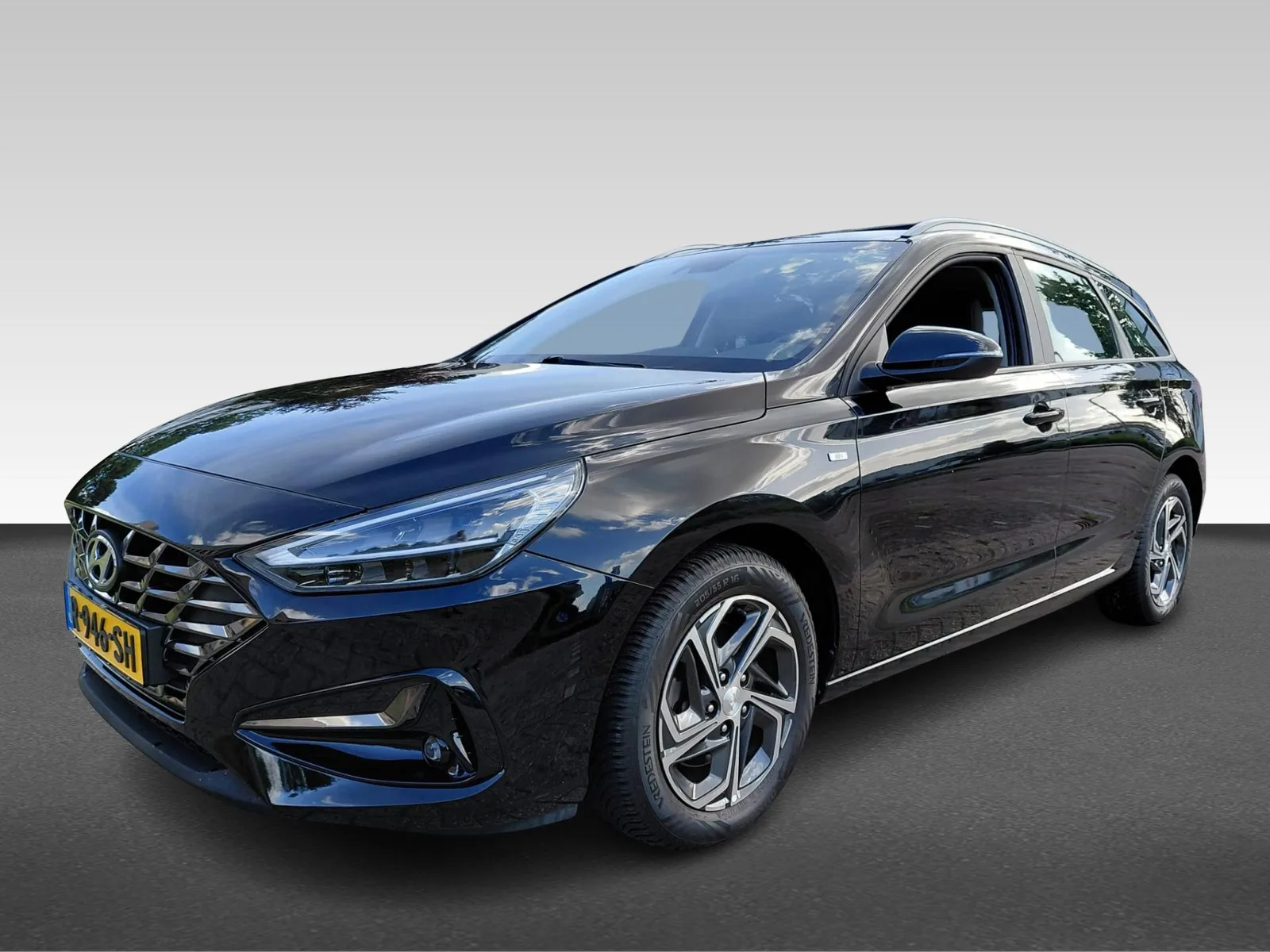 Hyundai i30 (2022) — foto 1