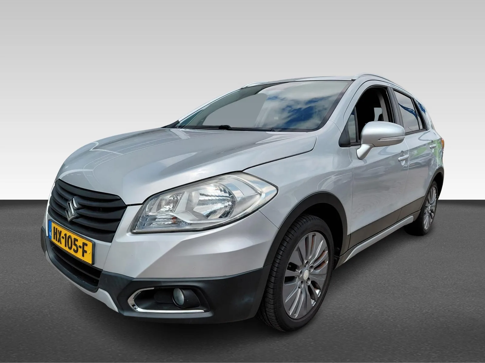 Suzuki S-Cross (2016) — foto 1