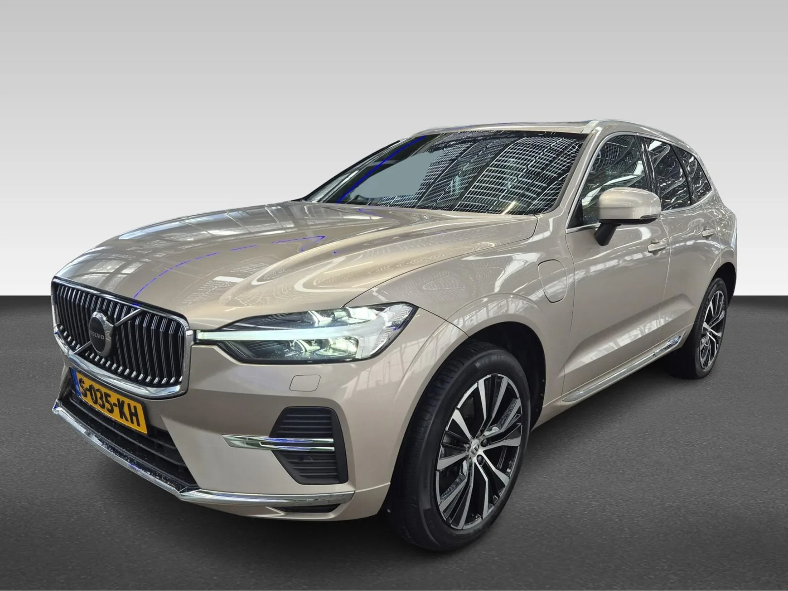 Volvo XC60 (2023) — foto 1