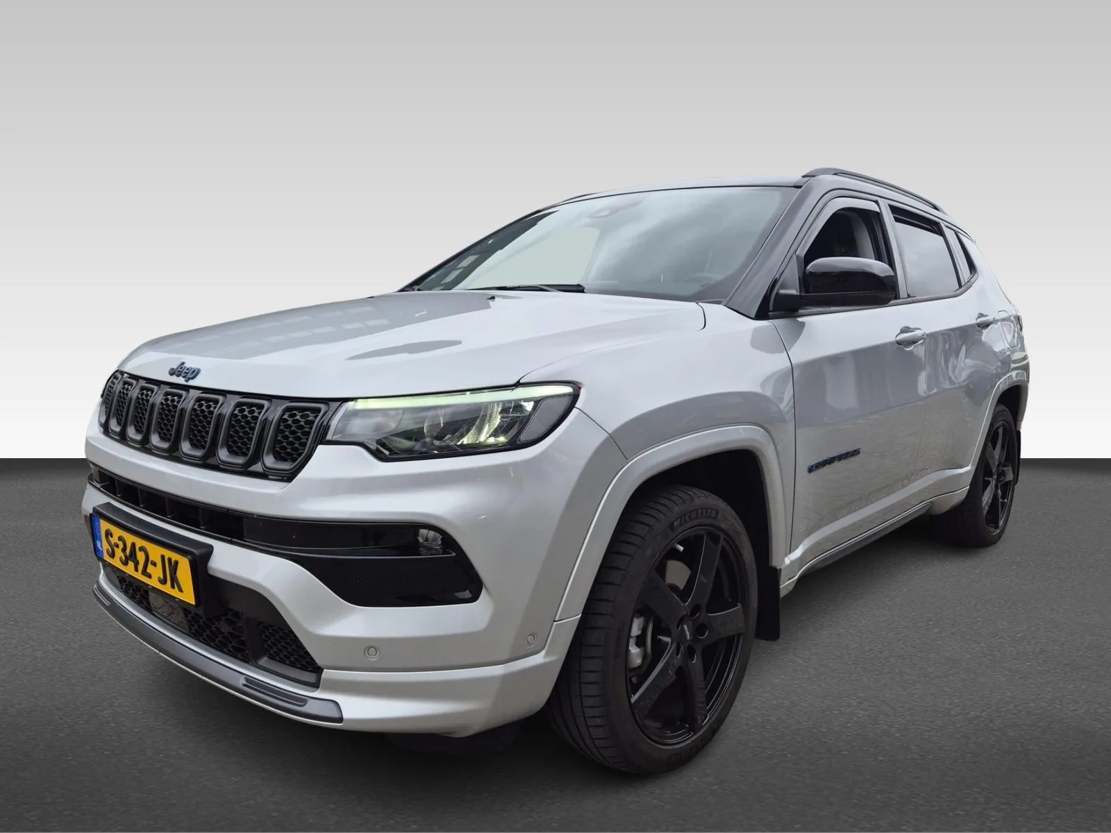 Jeep Compass (2022) — foto 1