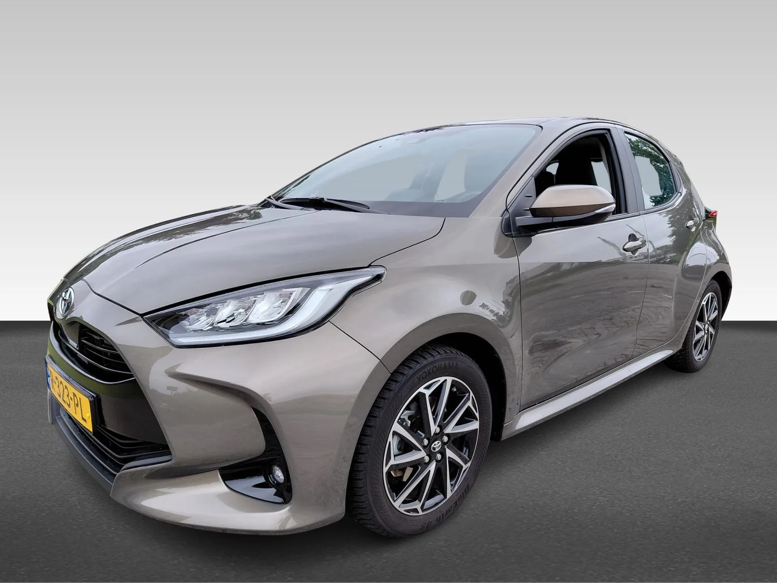 Toyota Yaris (2022) — foto 1