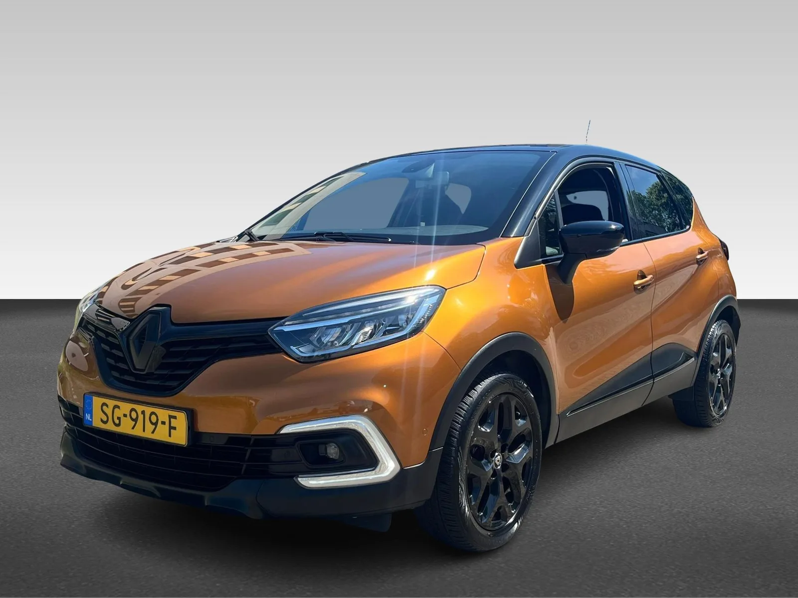 Renault Captur (2018) — foto 1