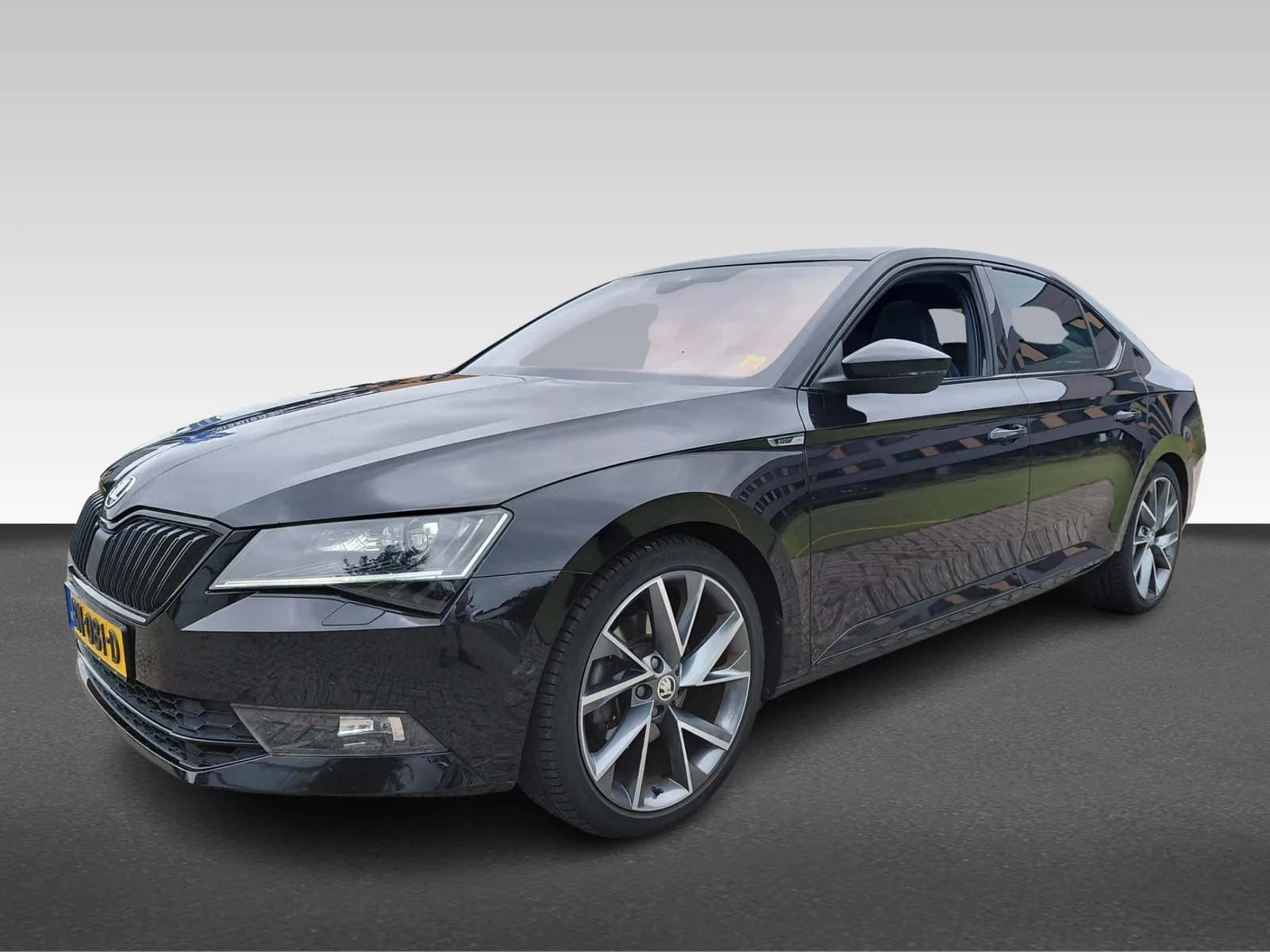 Škoda Superb (2018) — foto 1