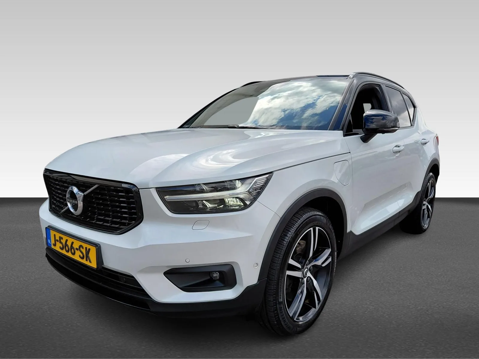 Volvo XC40 (2020) — foto 1