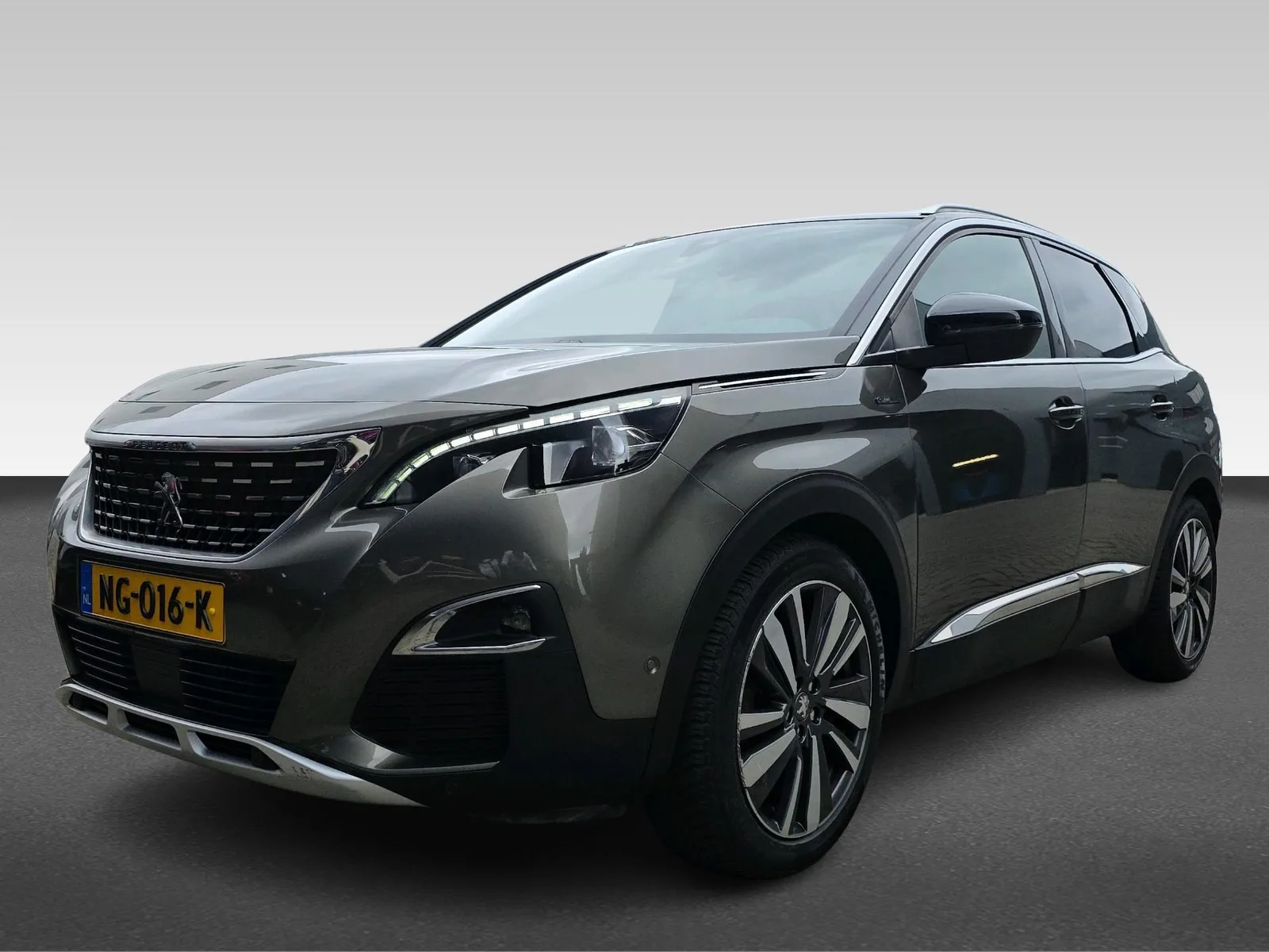 Peugeot 3008 (2017) — foto 1