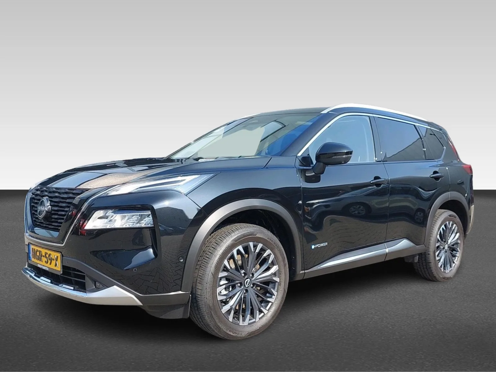 Nissan X-Trail (2025) — foto 1