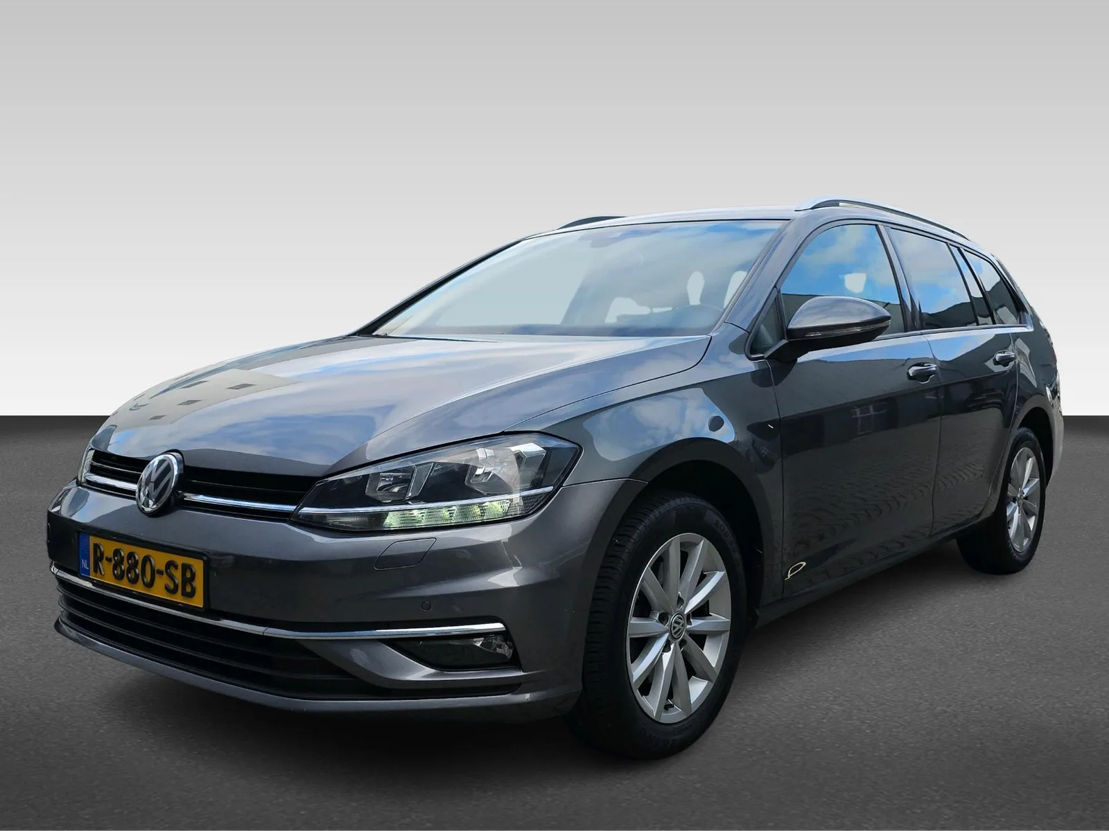 Volkswagen Golf (2019) — foto 1