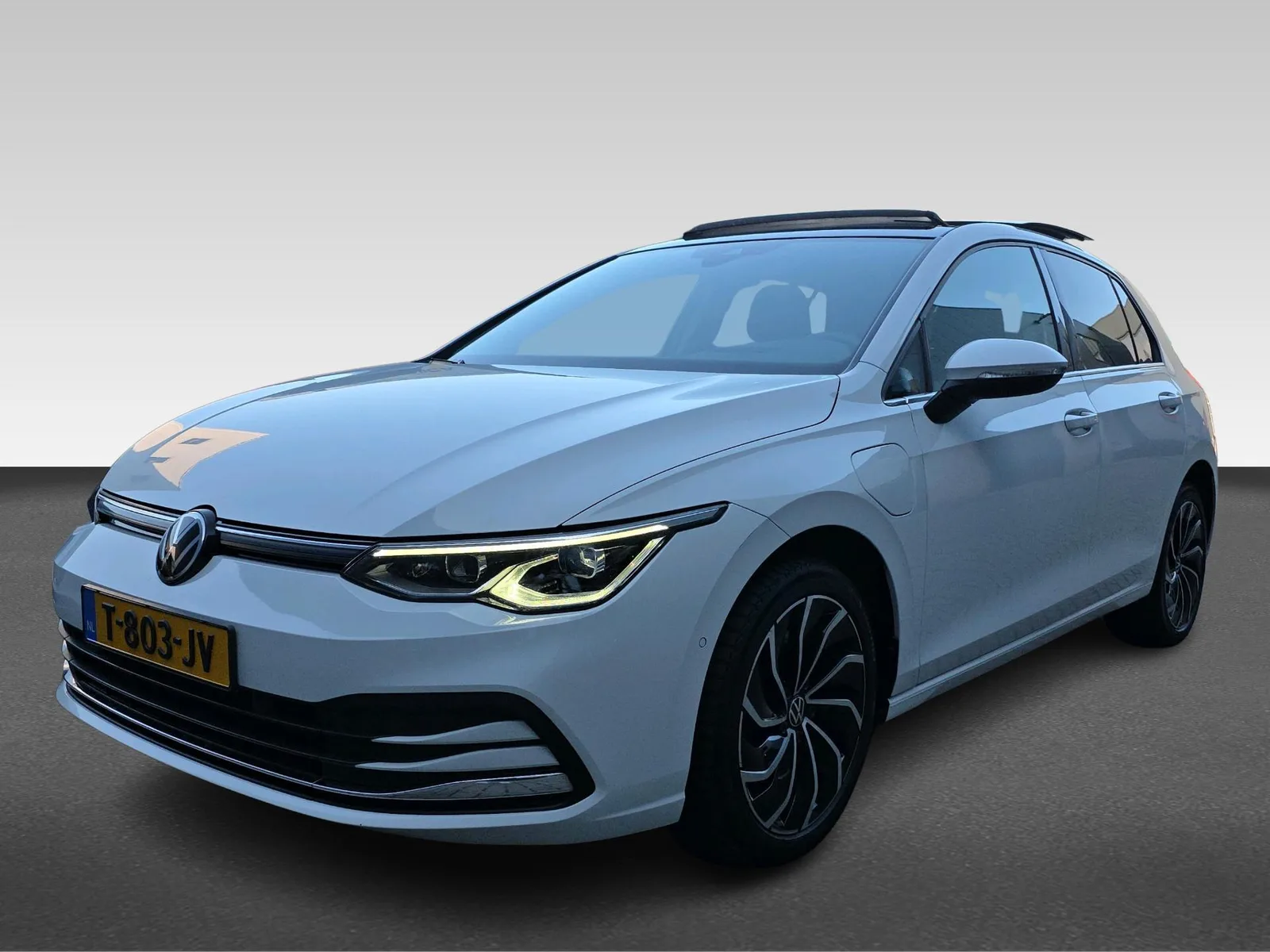 Volkswagen Golf (2021) — foto 1