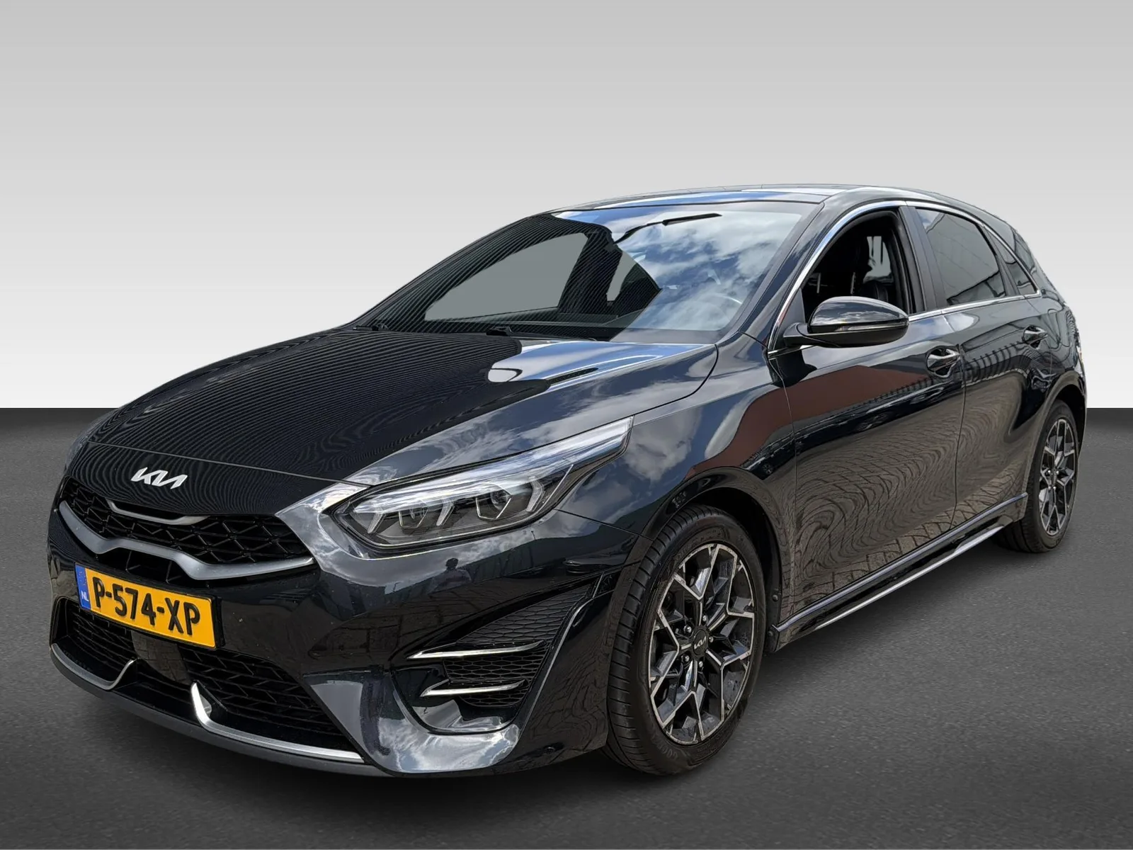 Kia Ceed (2022) — foto 1