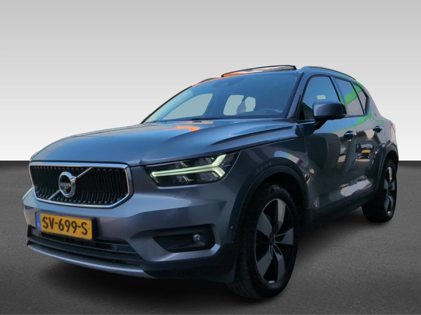 Volvo XC40 (2018) — foto 1