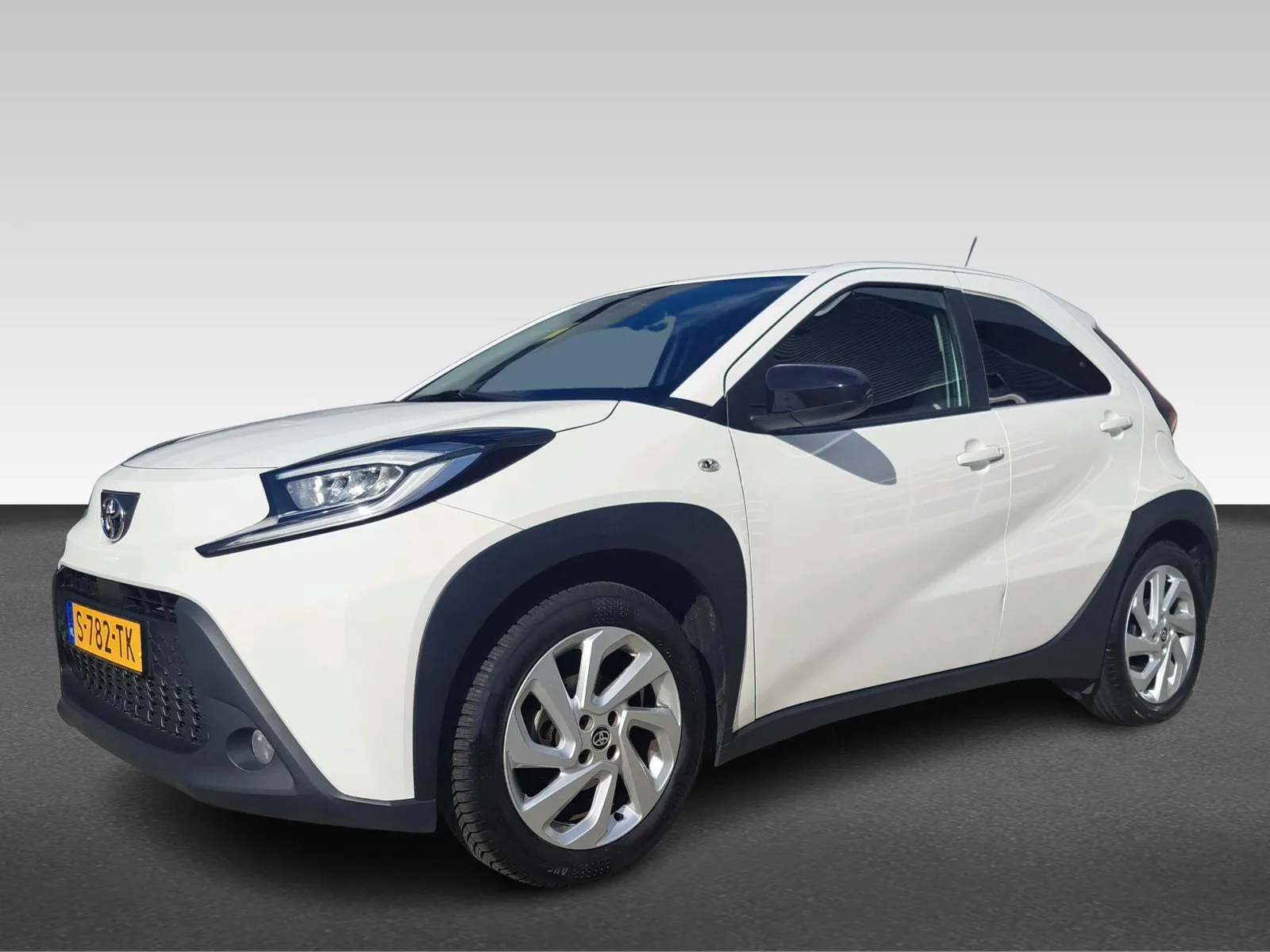 Toyota Aygo (2023) — foto 1