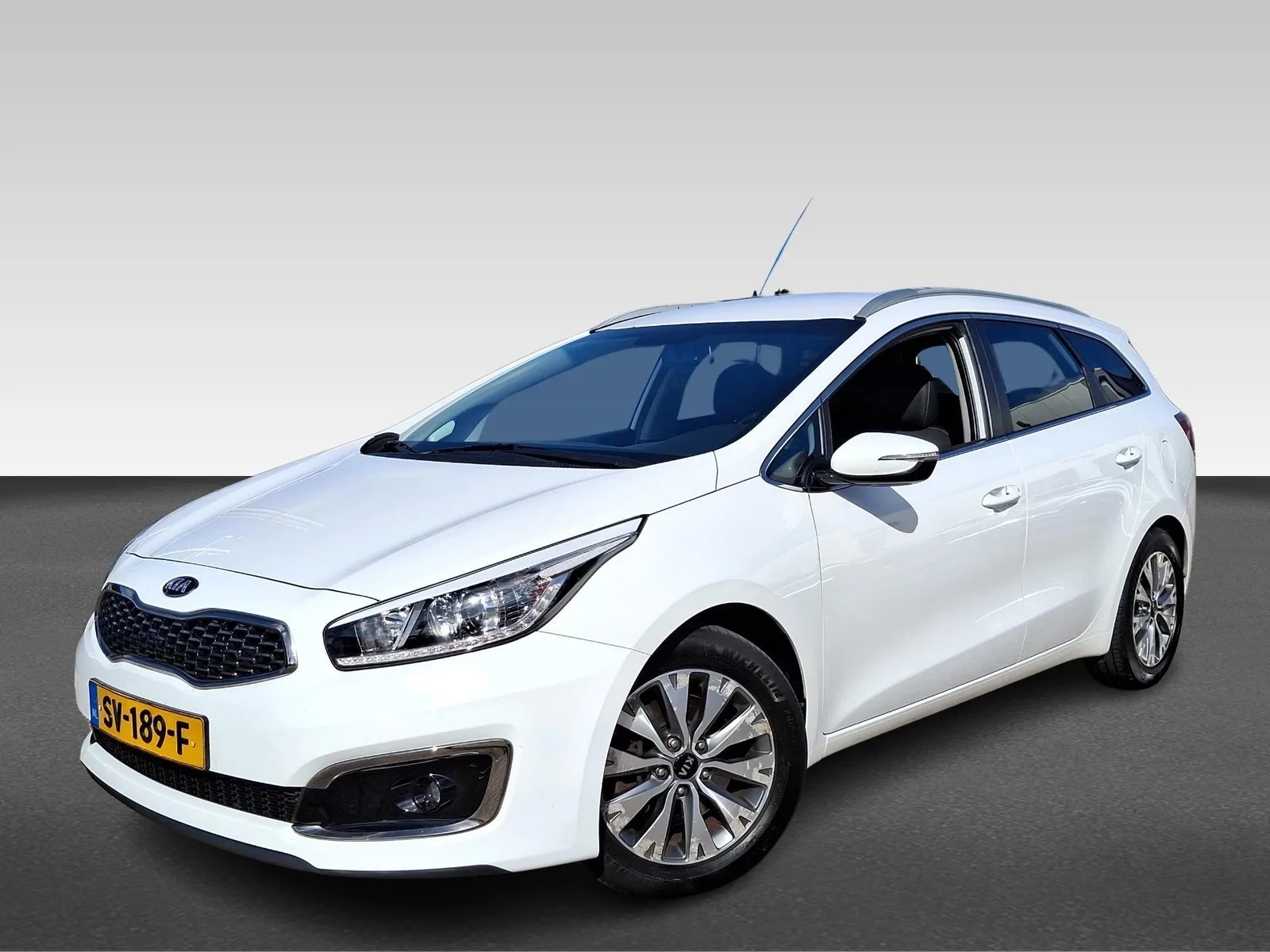 Kia Ceed (2018) — foto 1