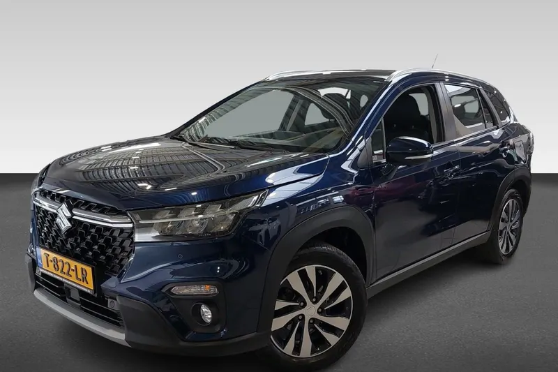 Suzuki S-Cross (2023)