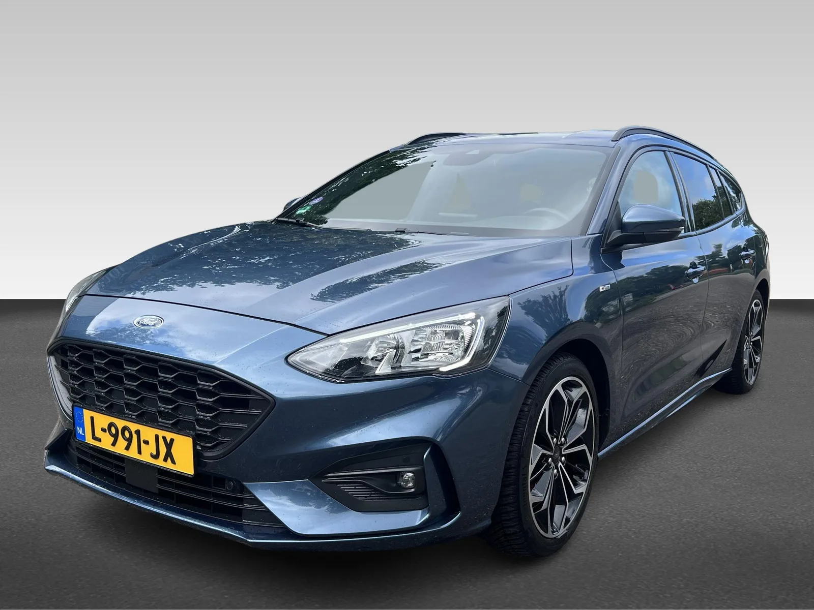 Ford Focus (2021) — foto 1