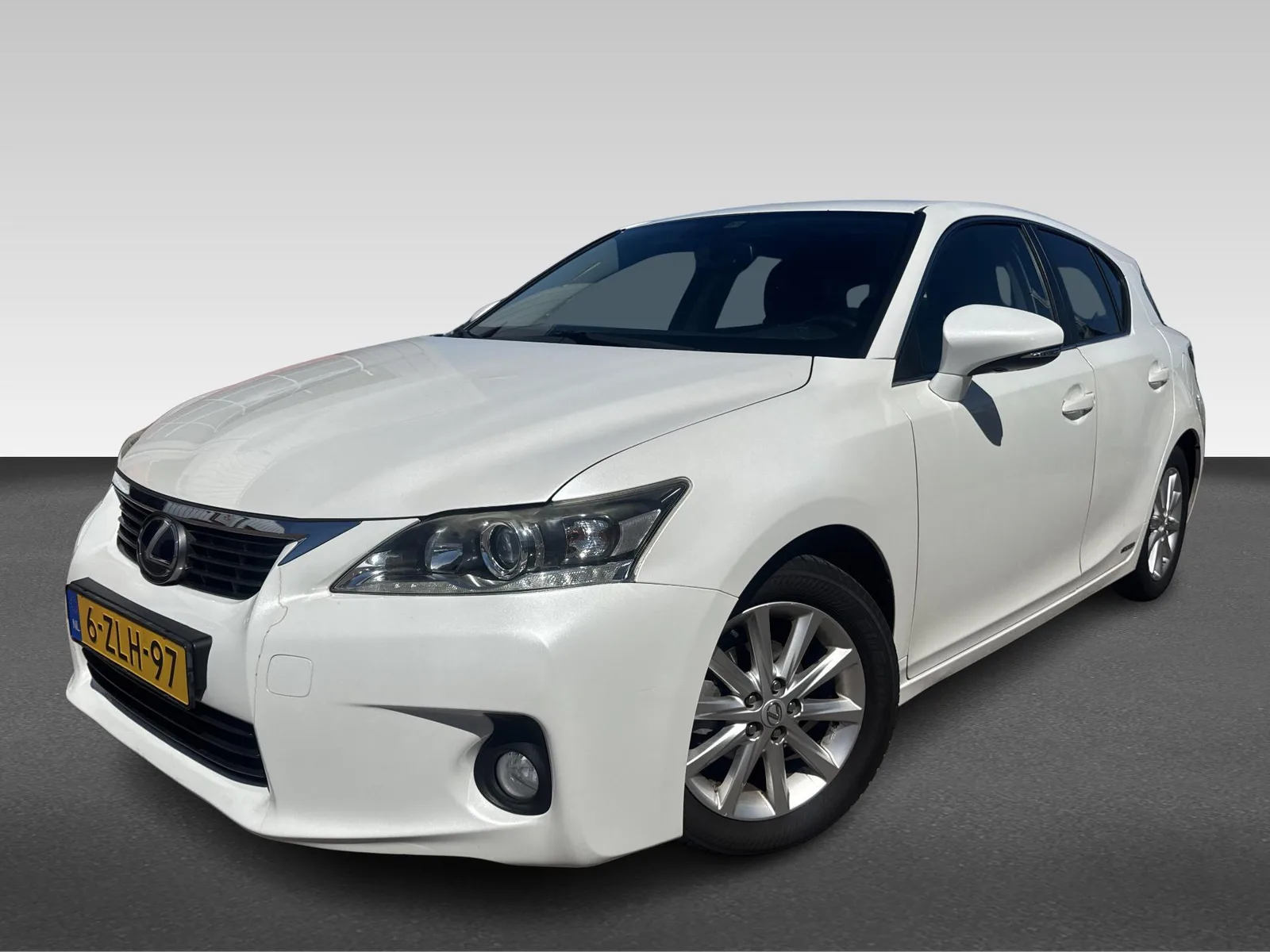 Lexus CT (2013) — foto 1