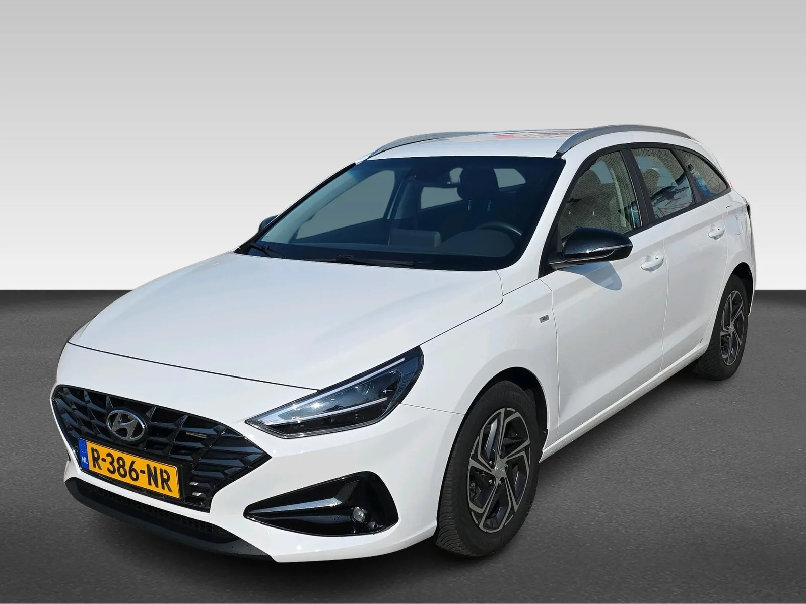 Hyundai i30 (2022) — foto 1
