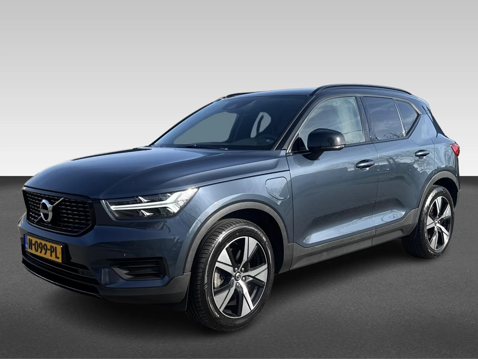 Volvo XC40 (2022) — foto 1