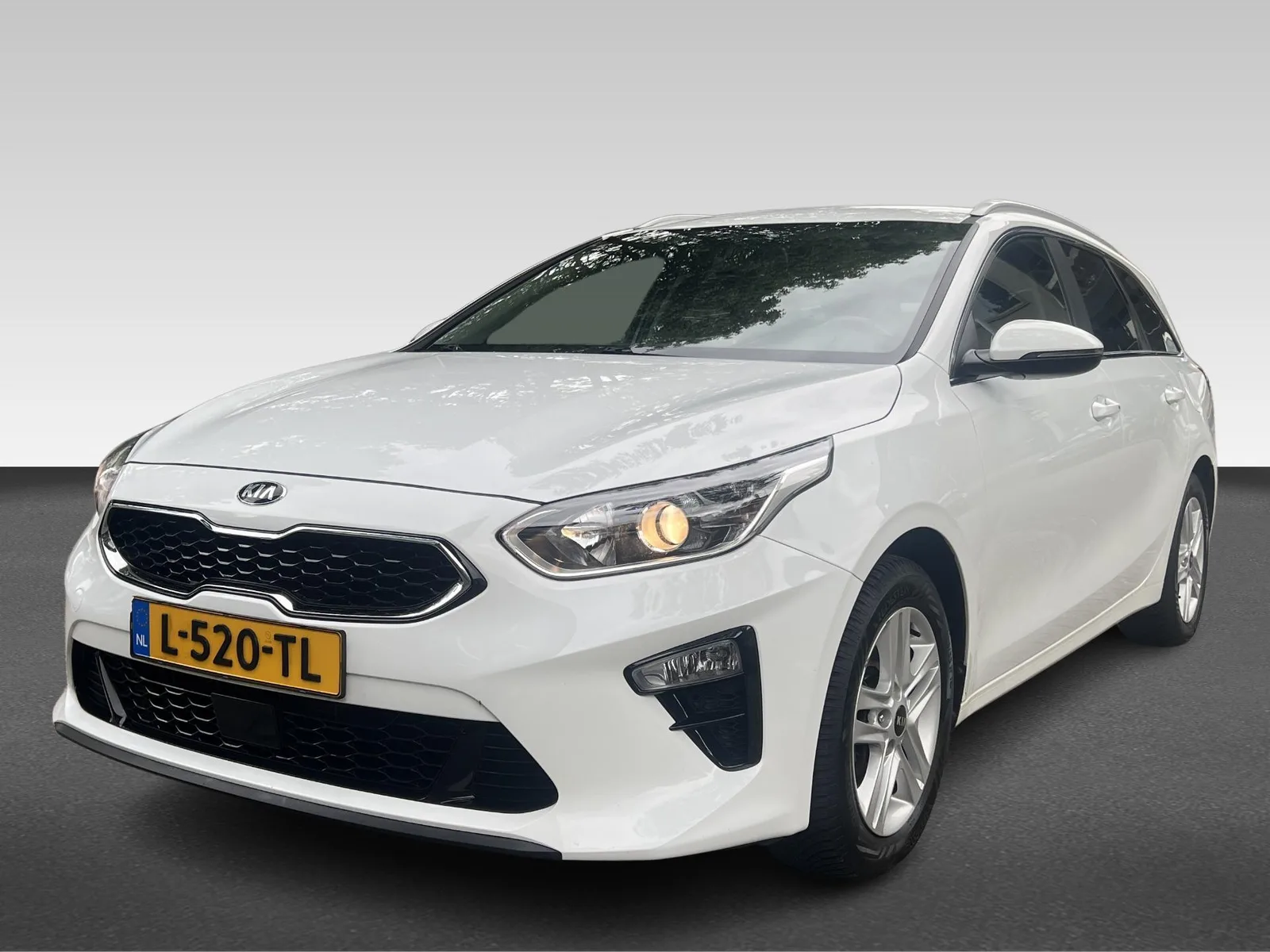 Kia Ceed (2021) — foto 1