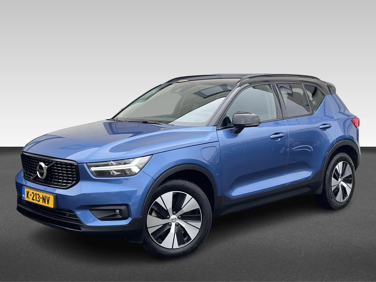 Volvo XC40 (2021) — foto 1