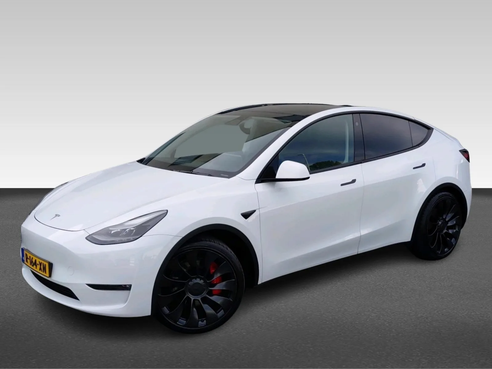 Tesla Model Y (2022) — foto 1