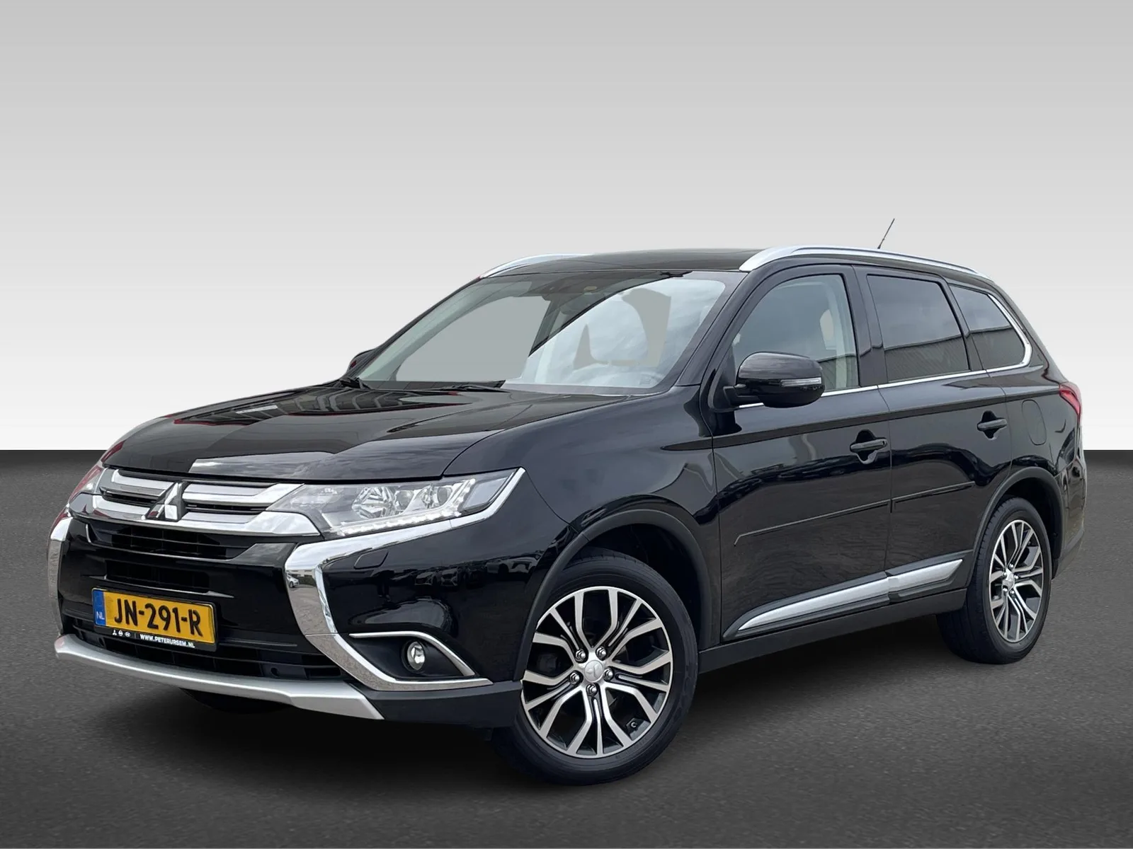 Mitsubishi Outlander (2016) — foto 1
