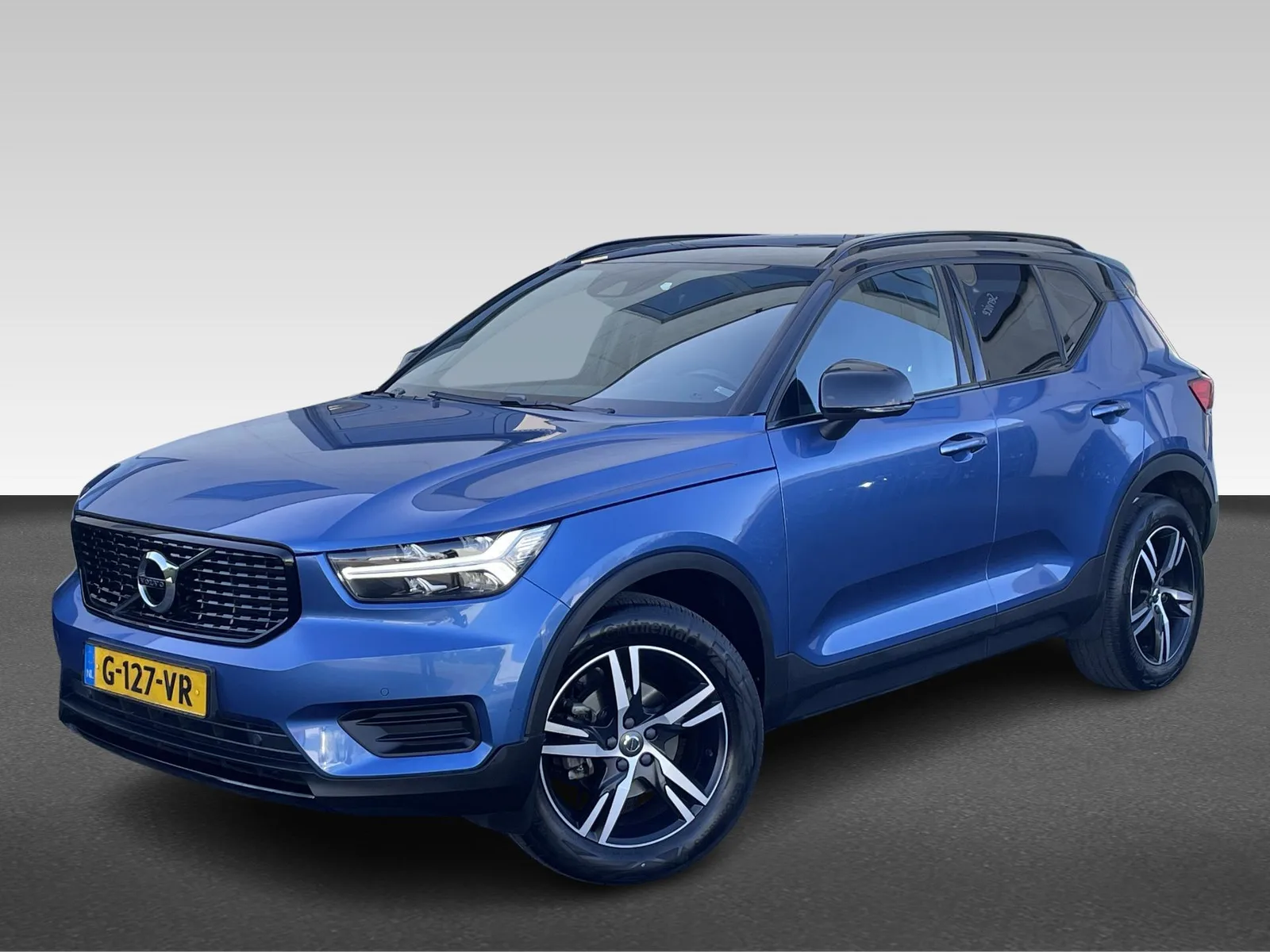 Volvo XC40 (2019) — foto 1