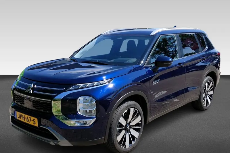 Mitsubishi Outlander (2025)
