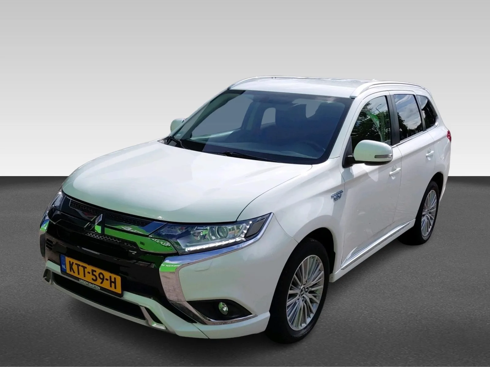 Mitsubishi Outlander (2021) — foto 1