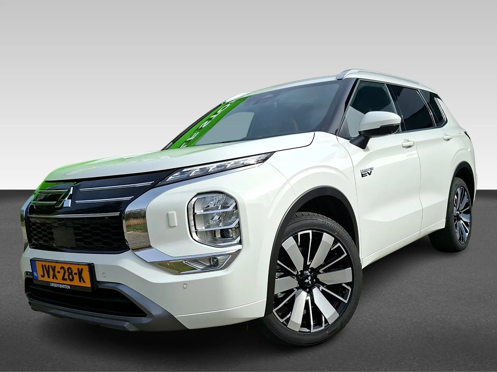 Mitsubishi Outlander (2026) — foto 1