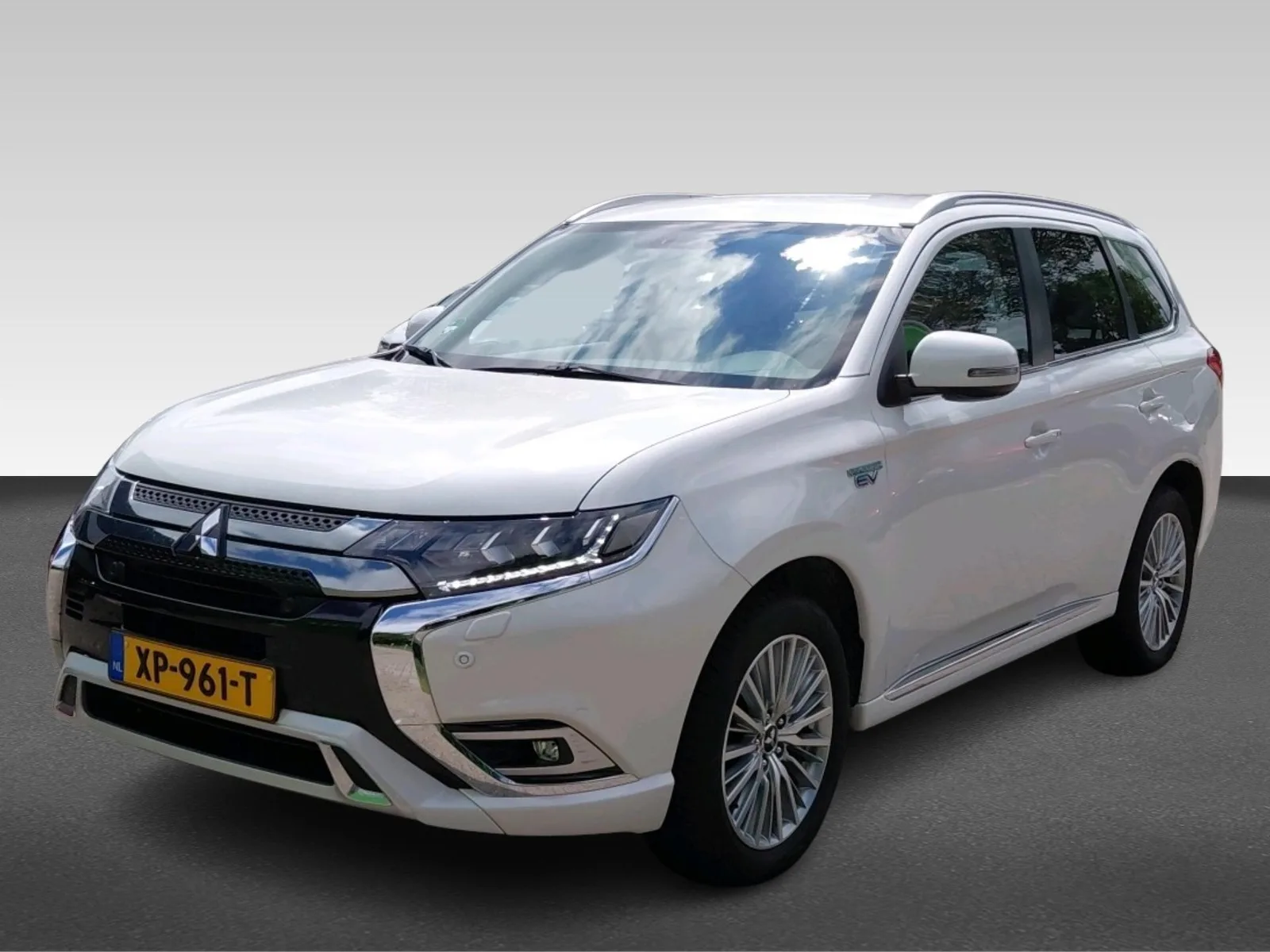 Mitsubishi Outlander (2019) — foto 1