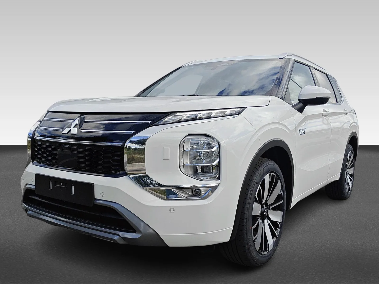 Mitsubishi Outlander (2026) — foto 1
