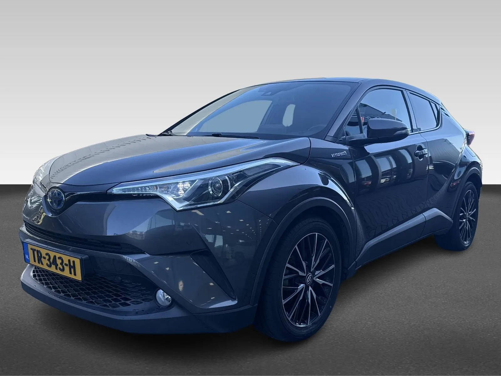 Toyota C-HR (2018) — foto 1