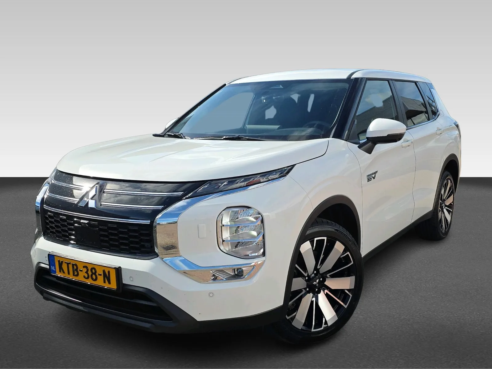 Mitsubishi Outlander (2026) — foto 1