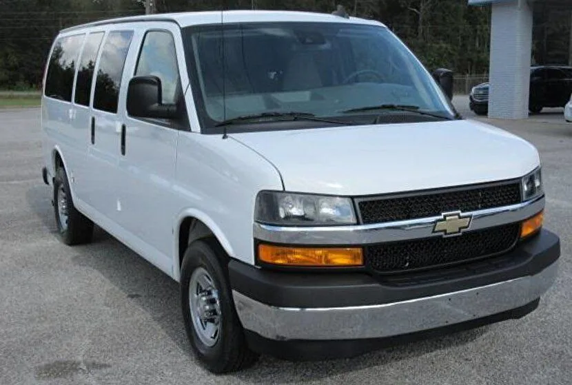 Chevrolet Express (2020) — foto 1