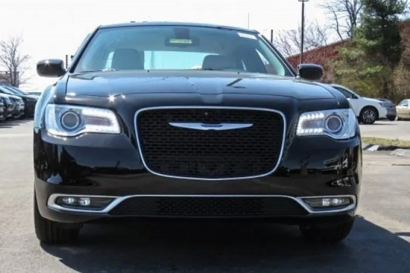 Chrysler 300 (2022)