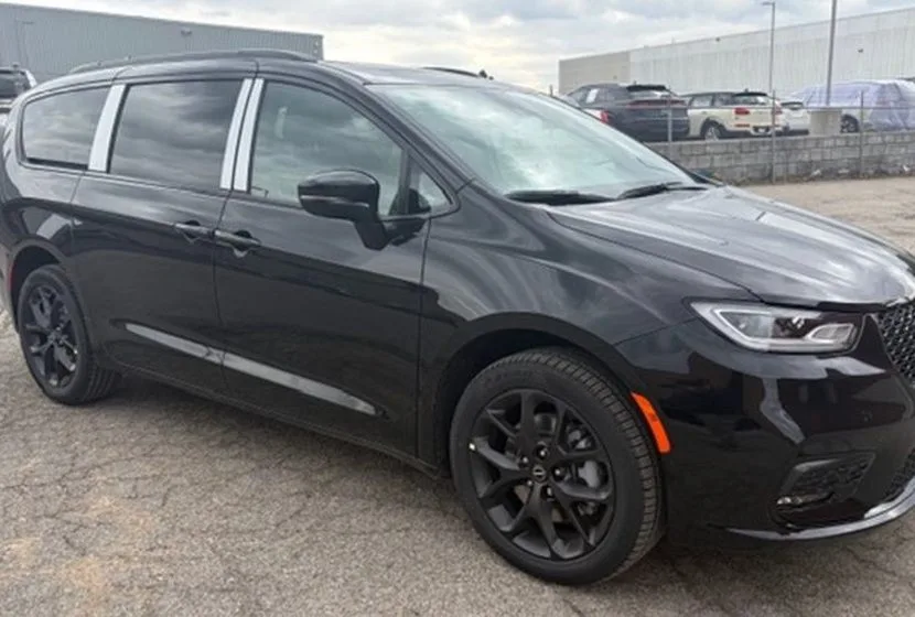 Chrysler Pacifica (2026) — foto 1
