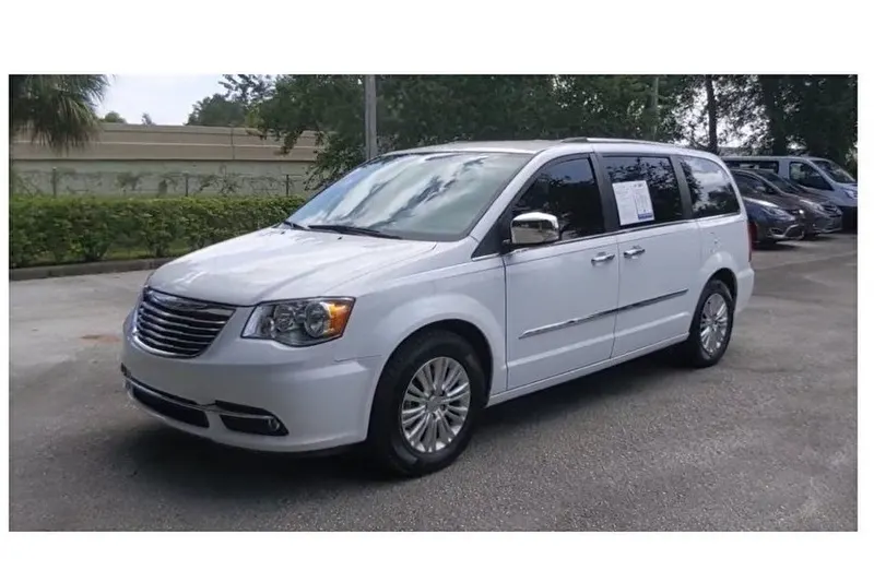 Chrysler Town and Country (2016)
