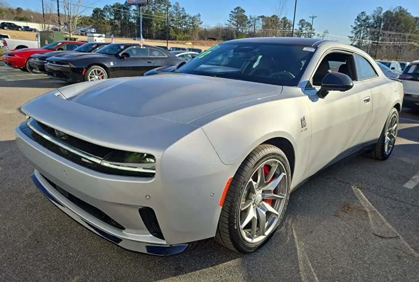 Dodge Charger Daytona (2026) — foto 1