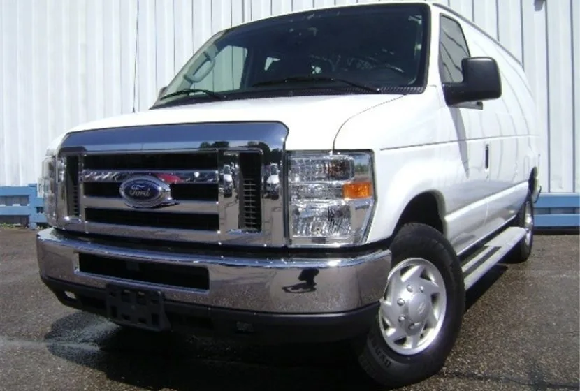 Ford Cargo Van E (2010) — foto 1