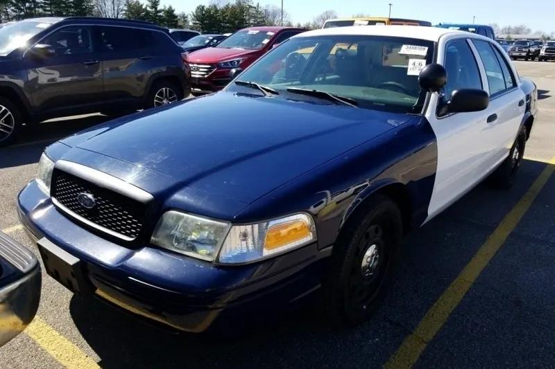 Ford Crown Victoria (2008)