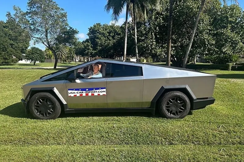 Tesla Cybertruck (2026)