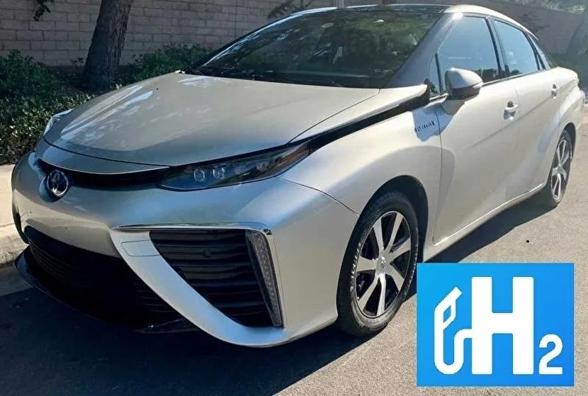 Toyota Mirai (2017) — foto 1