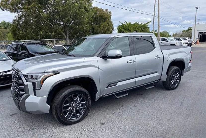 Toyota Tundra (2022) — foto 1