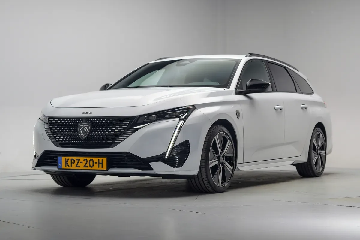 Peugeot 308 (2024) — foto 1