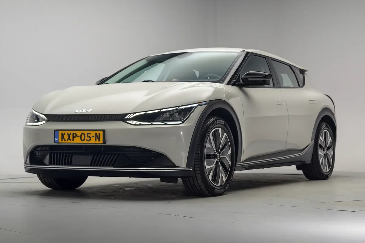 Kia EV6 (2023) — foto 1