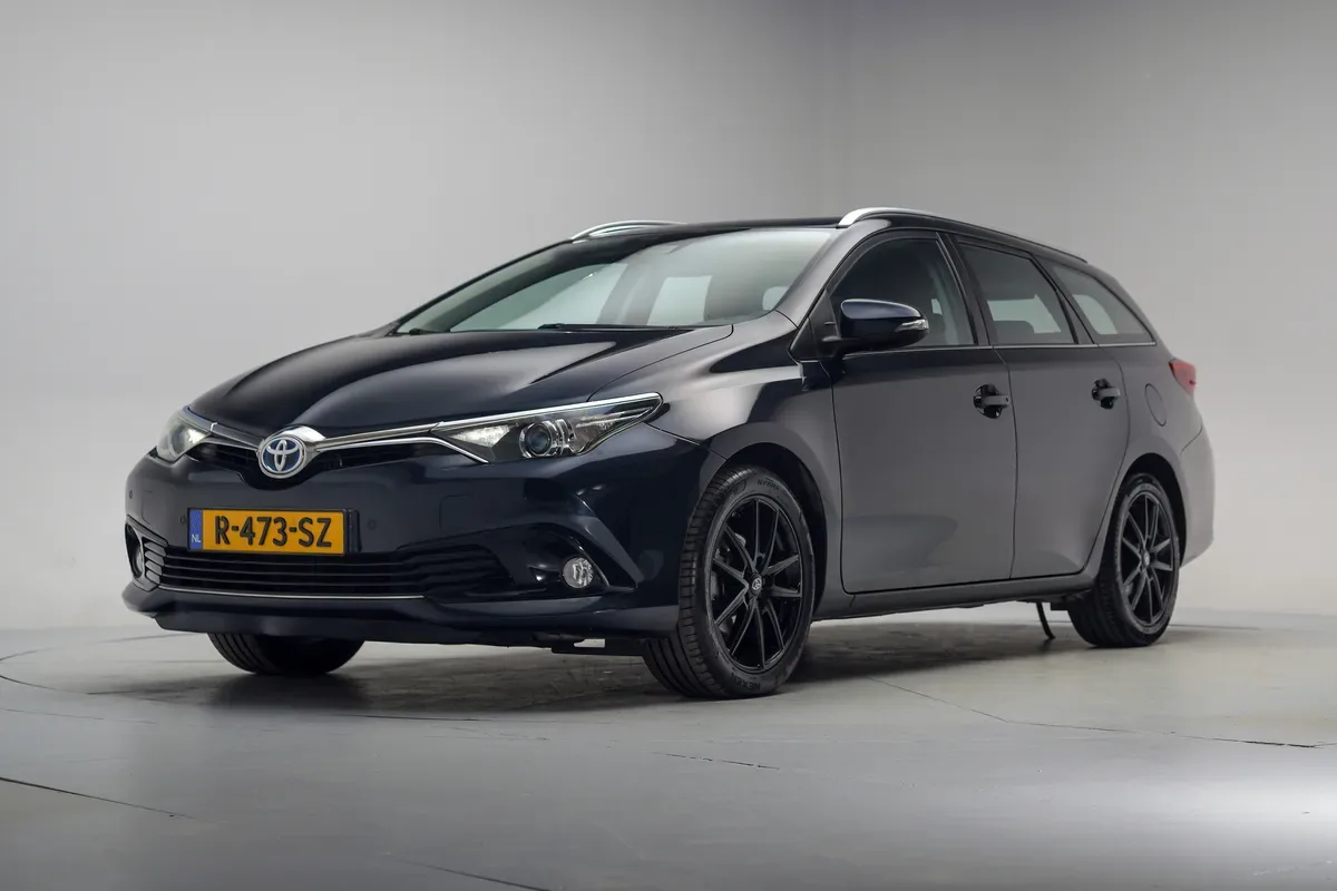 Toyota Auris (2016) — foto 1