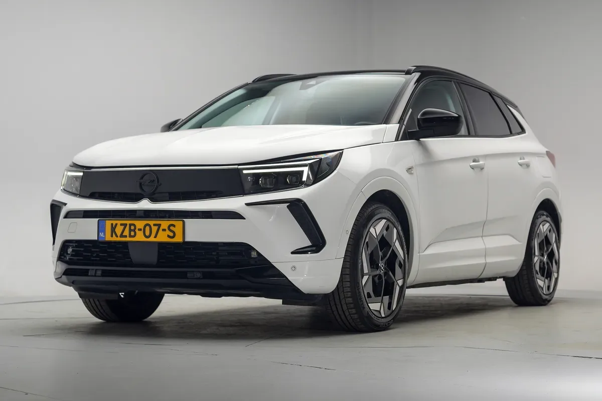 Opel Grandland (2023) — foto 1