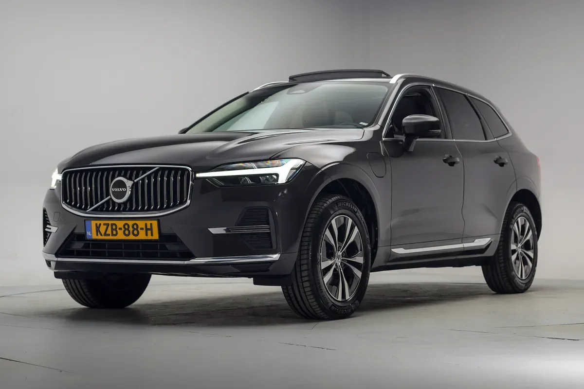 Volvo XC60 (2022) — foto 1